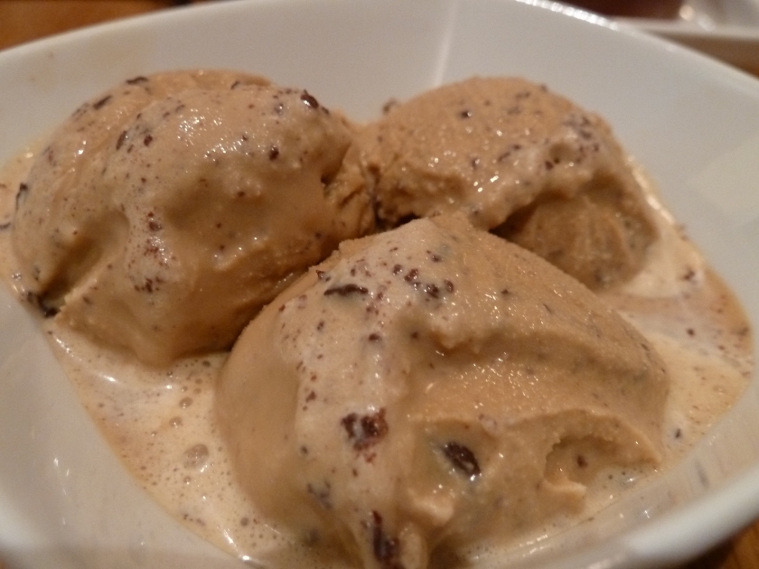 Salted caramel ice-cream with Vahlrona chocolate - OMG